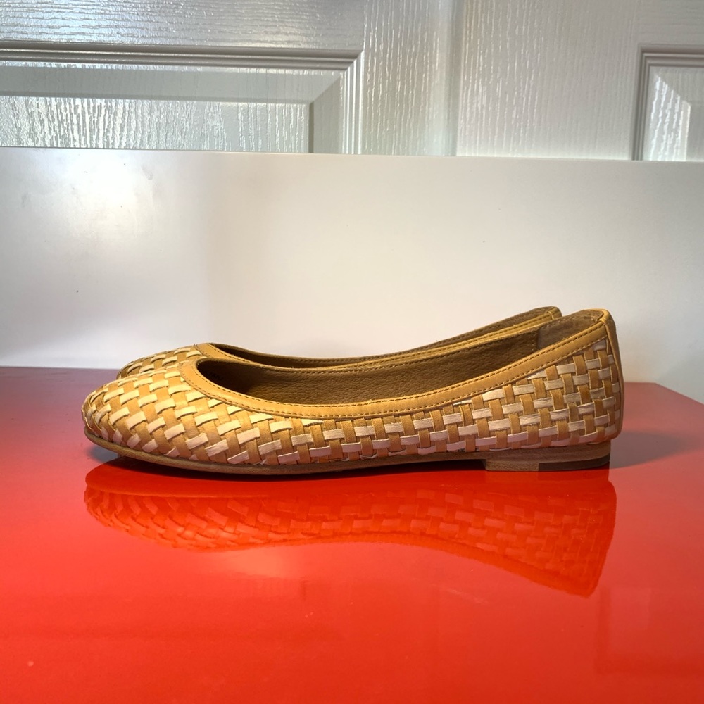 FRYE - Picture 5 of 10